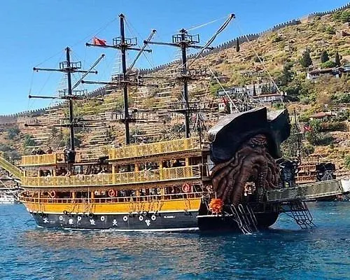 Boat Tour With Lunch In Alanya 4 Hours Trip